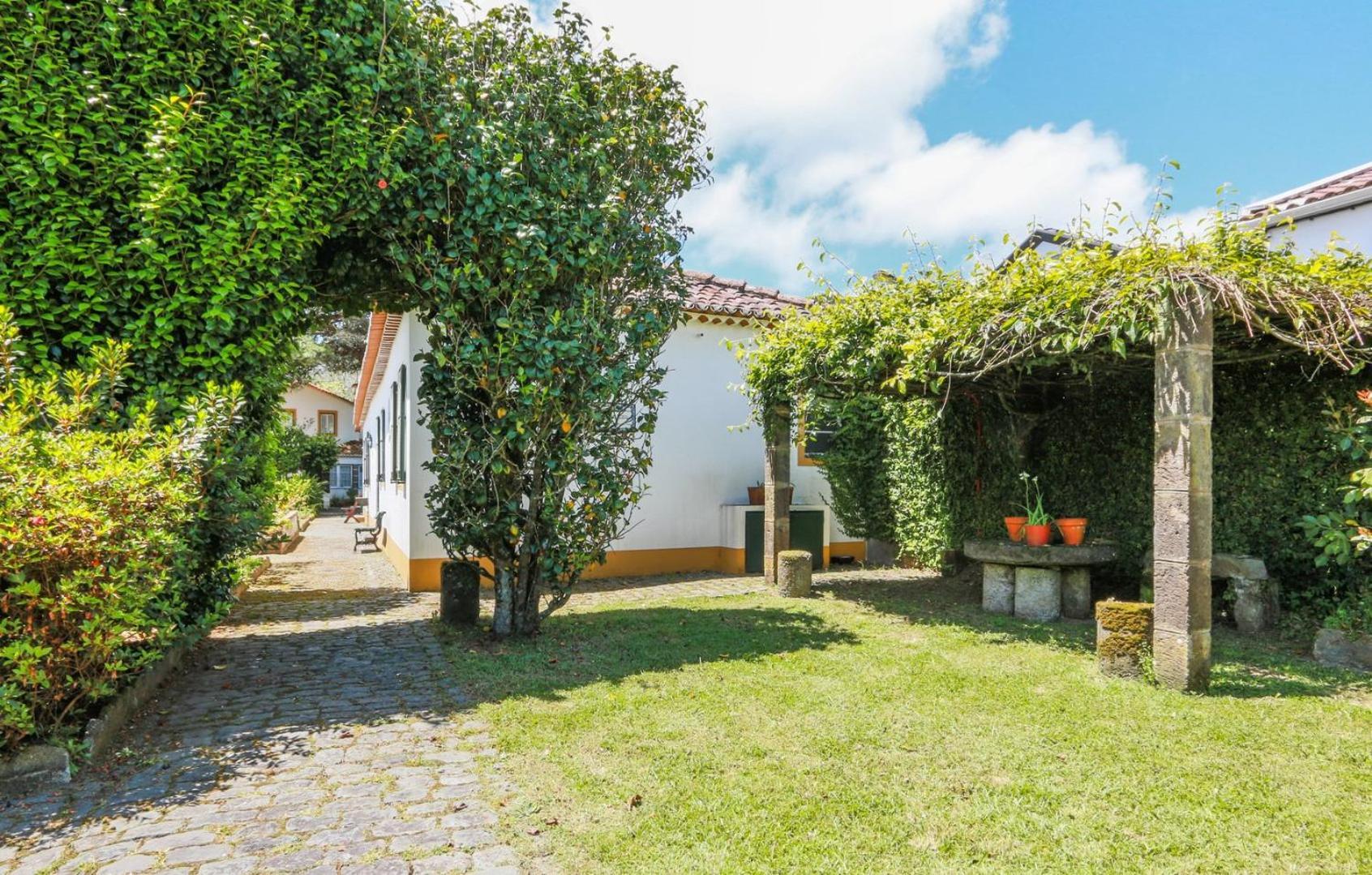 Domus Adepta Charming W Garden Villa Furnas  Exterior photo